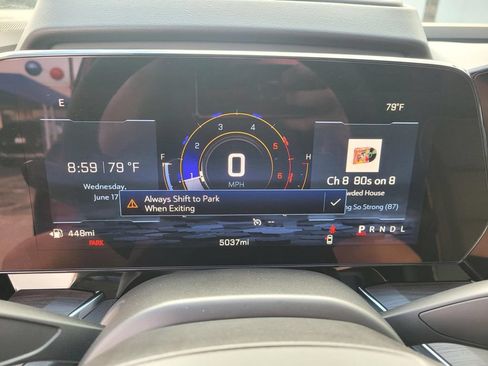 Used 2026 Chevrolet Suburban Premier RWD image 36