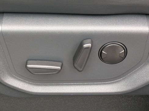 Used 2024 Ford Expedition XLT AWD/4WD image 22