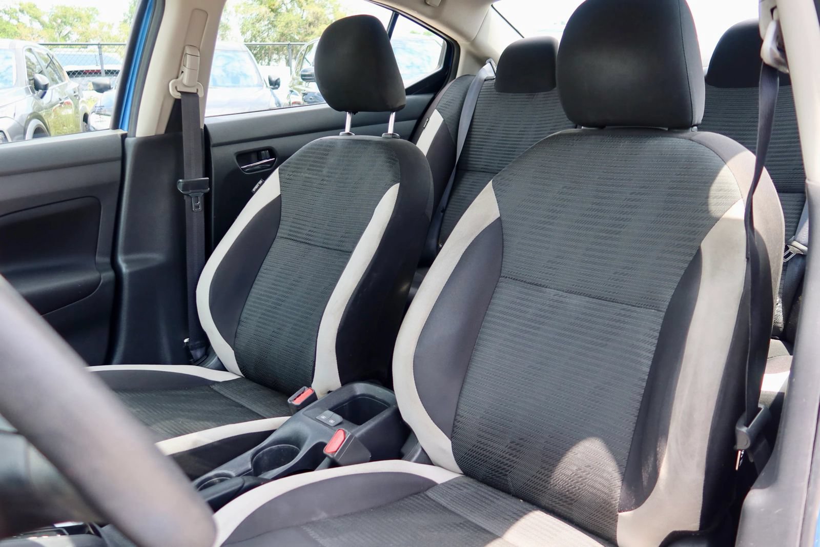 Used 2021 Nissan Versa SV FWD image 9