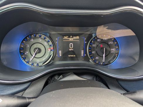 Used 2015 Chrysler 200 S w/ Comfort Group FWD image 18