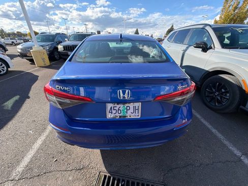 Used 2023 Honda Civic Sport image 5