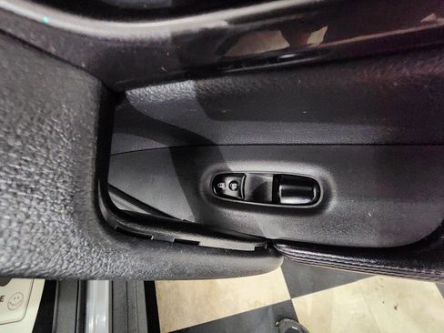 Used 2019 Nissan Rogue SV w/ Premium Package image 35