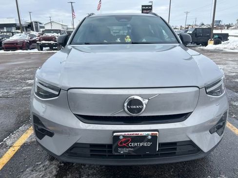 Used 2023 Volvo XC40 Recharge Ultimate image 3