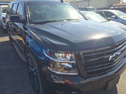 Used 2019 Chevrolet Suburban Premier image 2
