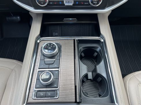 Used 2023 Ford Expedition Max Limited image 45
