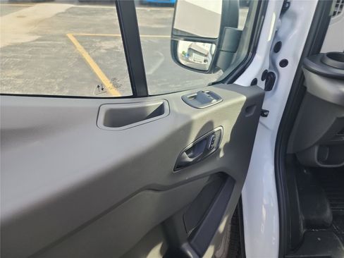 New 2026 Ford Transit 250 148 Medium Roof w/ Load Area Protection Package RWD image 11