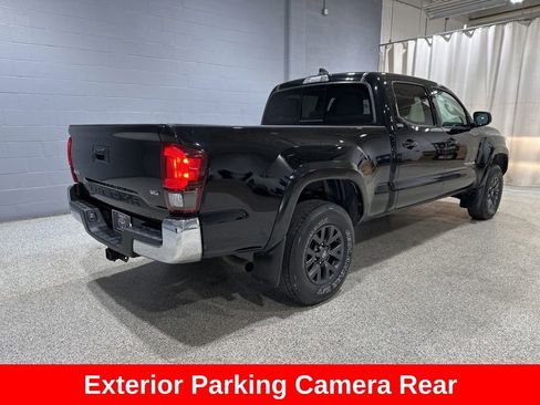 Certified 2022 Toyota Tacoma SR5 AWD/4WD image 4