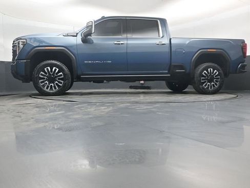 Used 2024 GMC Sierra 2500 Denali Ultimate AWD/4WD image 46