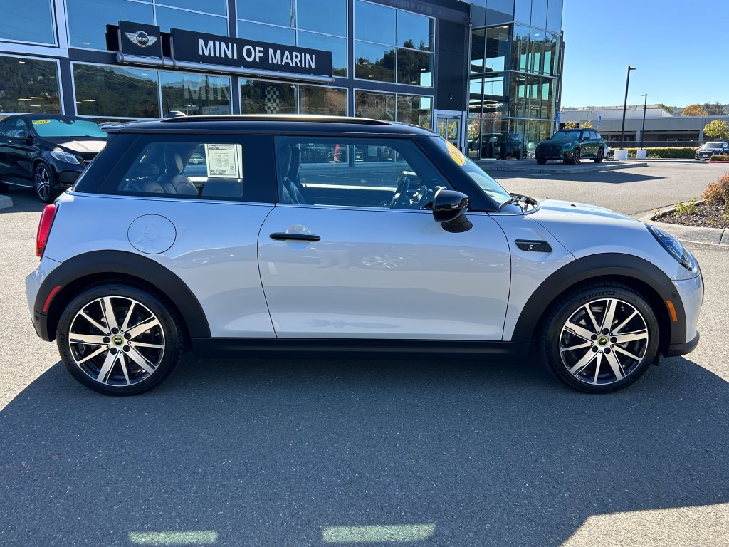 Used 2023 MINI Cooper SE FWD image 6