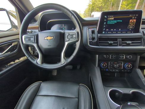 Used 2024 Chevrolet Suburban Premier RWD image 21