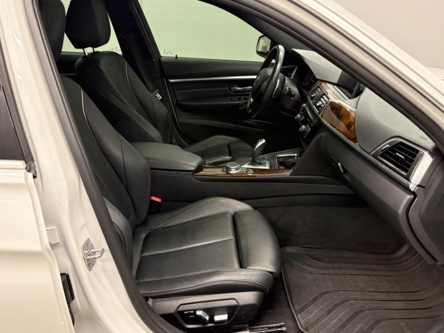 Used 2017 BMW 330i xDrive Sedan AWD/4WD image 46