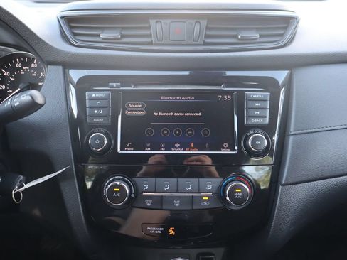 Used 2019 Nissan Rogue S AWD/4WD image 34