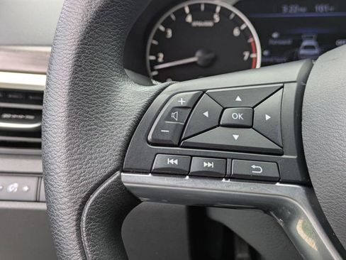 Used 2025 Nissan Altima 2.5 SV FWD image 20