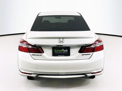 Used 2017 Honda Accord Sport image 7