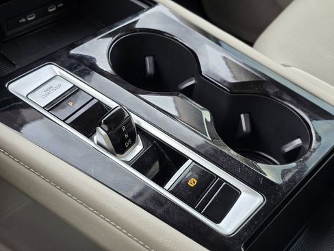 Used 2025 Volkswagen Atlas SEL Premium R-Line image 16