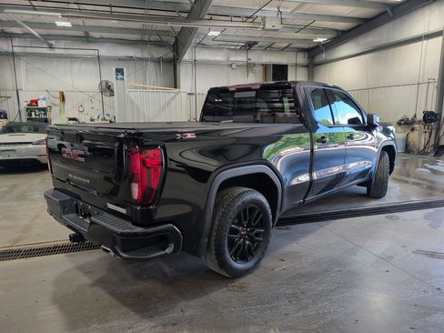 Used 2022 GMC Sierra 1500 Elevation w/ Preferred Package AWD/4WD image 3