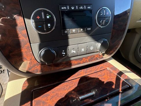 Used 2008 GMC Yukon Denali image 27