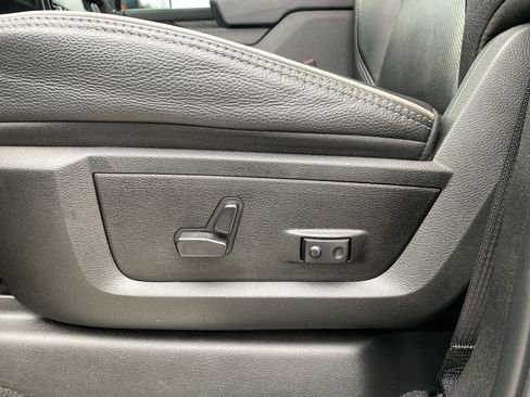 Used 2025 RAM 3500 Limited image 46