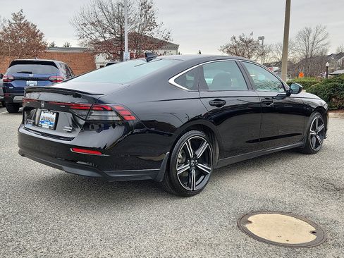 Used 2024 Honda Accord Sport image 4