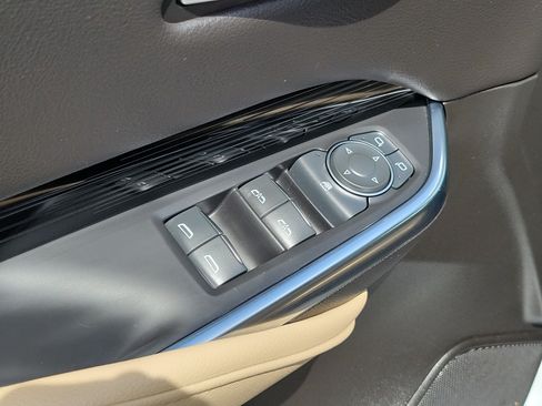 Used 2024 Cadillac XT4 Luxury FWD image 30