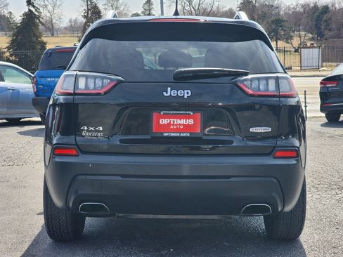 Used 2019 Jeep Cherokee Latitude Plus w/ Cold Weather Group AWD/4WD image 6