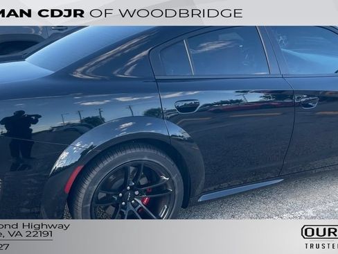 Used 2022 Dodge Charger SRT Hellcat RWD image 5