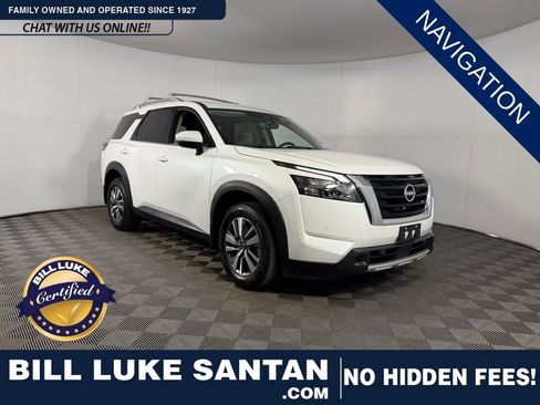 Used 2025 Nissan Pathfinder SL image 1