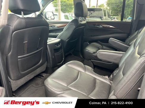 Used 2016 Cadillac Escalade ESV 2WD image 10