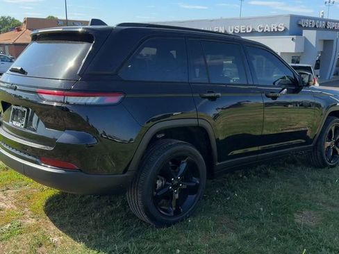 Used 2023 Jeep Grand Cherokee Altitude AWD/4WD image 6
