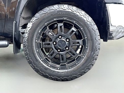 Used 2017 Toyota Tundra SR5 RWD image 45