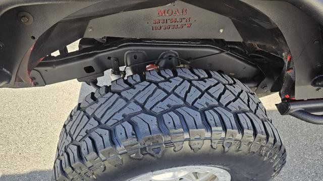 Used 2013 Jeep Wrangler Unlimited Sahara AWD/4WD image 11