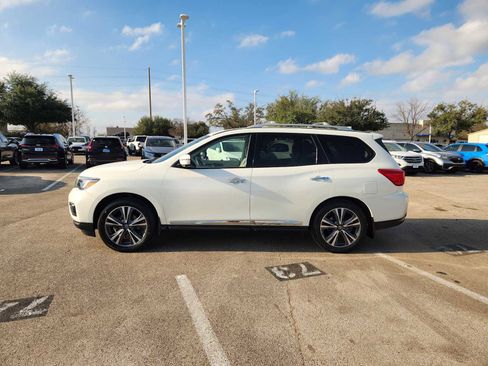 Used 2020 Nissan Pathfinder Platinum image 4