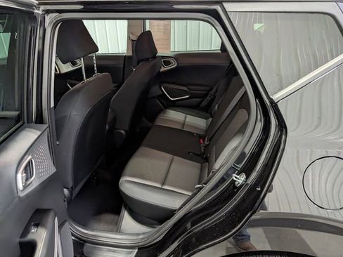 Used 2025 Kia Soul LX image 9