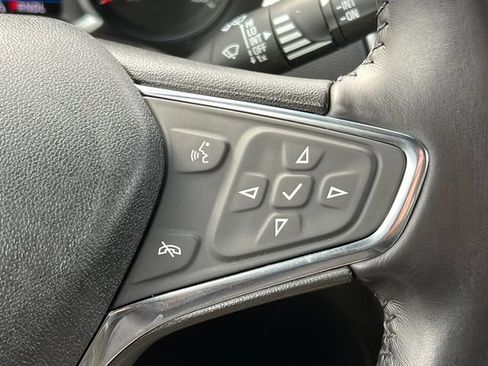 Used 2020 Chevrolet Equinox LT w/ Driver Convenience Package image 19