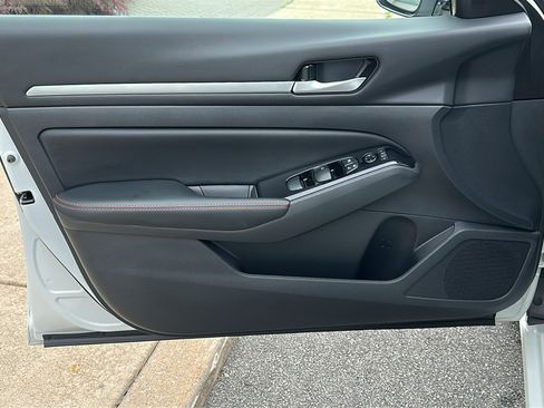 Certified 2024 Nissan Altima 2.5 SR FWD image 13