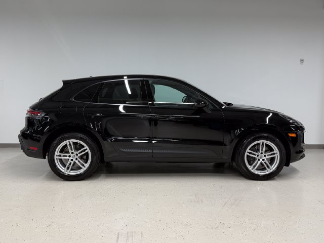 Certified 2026 Porsche Macan AWD/4WD image 8