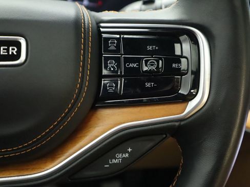 Used 2022 Jeep Grand Wagoneer Series III w/ Flexible Seating Group image 12