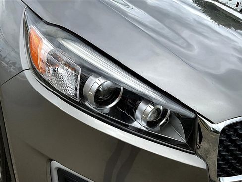 Used 2018 Kia Sorento L image 27
