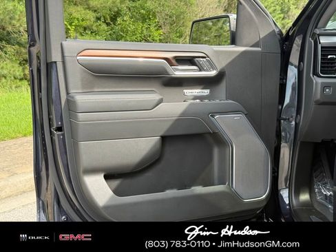 Used 2025 GMC Sierra 1500 Denali w/ Denali Reserve Package AWD/4WD image 19