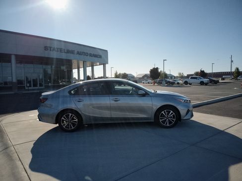 Used 2024 Kia Forte LXS FWD image 2