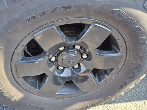 Used 2007 Toyota FJ Cruiser 4WD w/ Upgrade Pkg 1 image 9