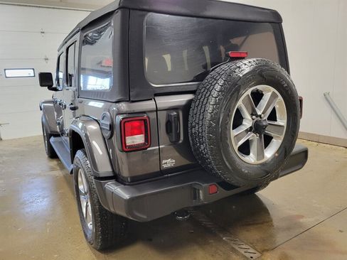 Used 2022 Jeep Wrangler Unlimited Sahara w/ Cold Weather Group AWD/4WD image 6