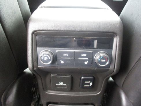 Used 2018 GMC Acadia Denali image 15