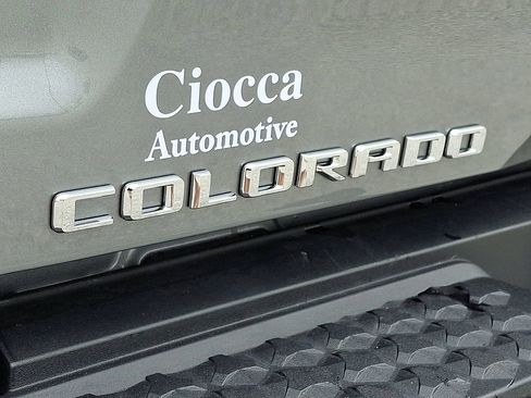 Used 2024 Chevrolet Colorado Z71 w/ Z71 Convenience Package 2 AWD/4WD image 30