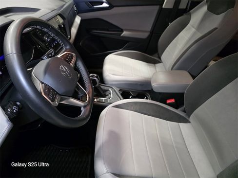 Used 2023 Volkswagen Taos SE w/ Black Wheel Package image 11