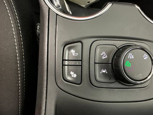 Used 2024 GMC Terrain SLE w/ Driver Convenience Package AWD/4WD image 32