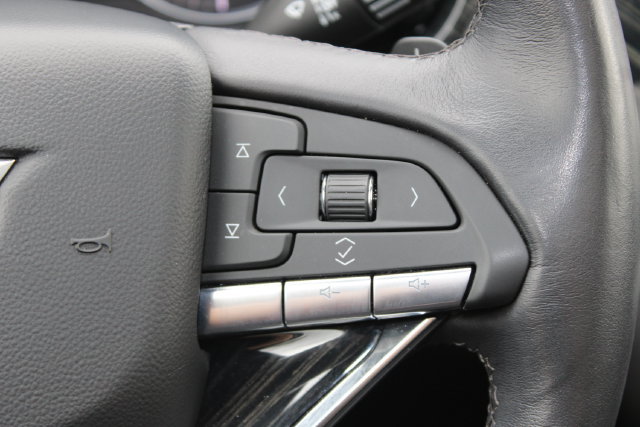 Used 2024 Cadillac XT6 Premium Luxury FWD image 17