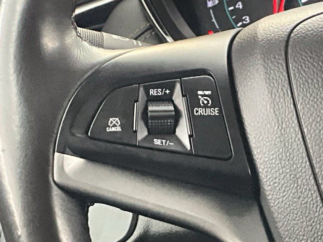 Used 2022 Chevrolet Trax LT w/ Midnight Edition AWD/4WD image 17