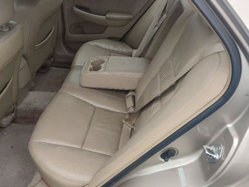 Used 2005 Honda Accord EX image 16