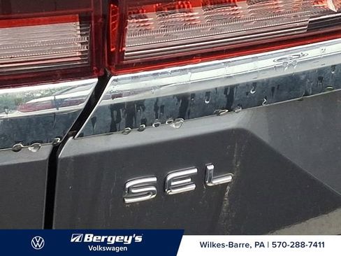 Used 2024 Volkswagen Atlas SEL Premium R-Line AWD/4WD image 11
